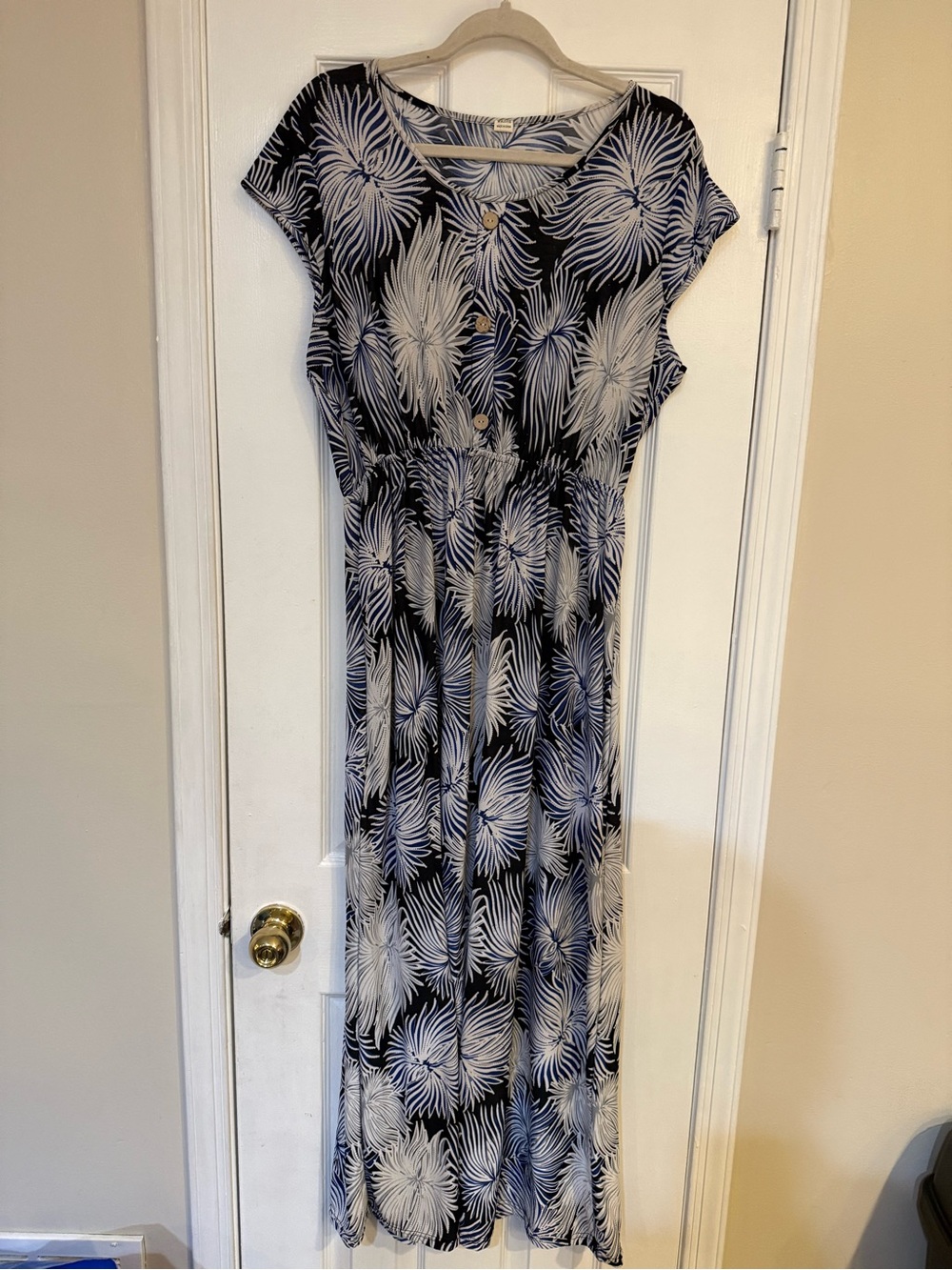 Sleeveless Maxi Dress with White Floral Print on Black 65% Silk